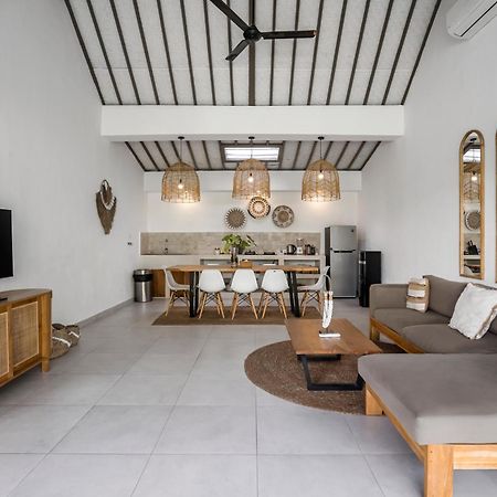 Villa Moju Canggu By Alfred In Bali ภายนอก รูปภาพ